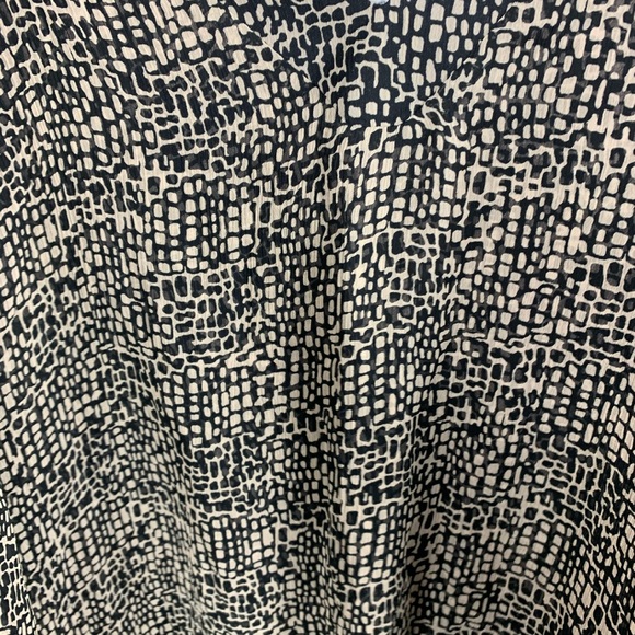 Brown/Black Flowy Dana Buchman LG Blouse - Picture 3 of 4